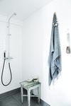 Système de douche thermostatique avec Pomme de tête en Douchette